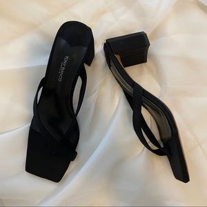 Never worn Tony Bianco women’s strappy sandal